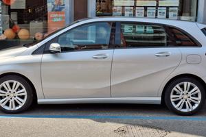 CLASSE B180 DIESEL CON MOTORE MERCEDES