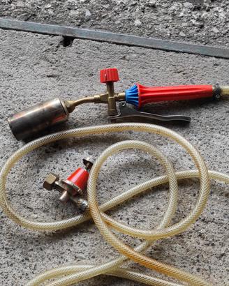 Cannello bruciatore per guaina