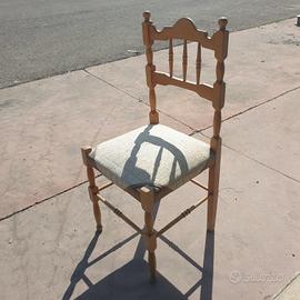  set di 4 sedie in legno dal design classico