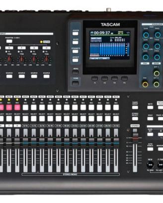 Registratore digitale multitraccia Tascam DP32sd