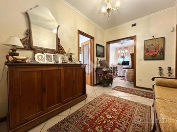 4 LOCALI A PONTE SAN NICOLÒ