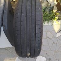 Gomme 225/40R20