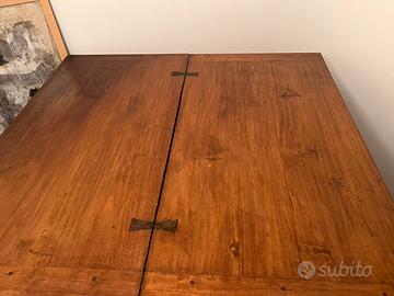 Tavolo antico piu’ sedie d’epoca