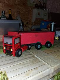 modellino camion legno