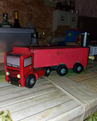 modellino camion legno