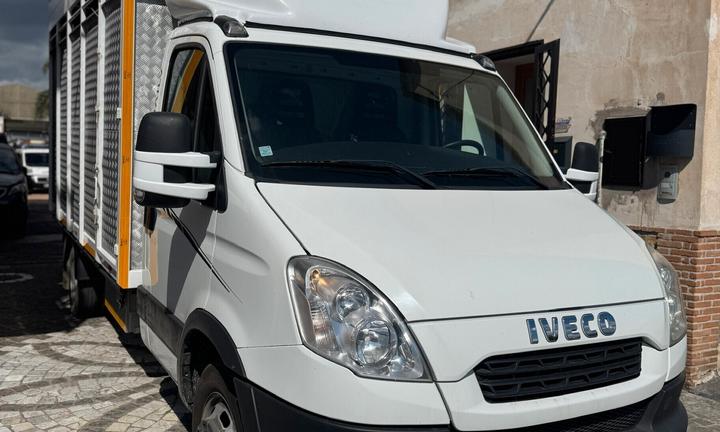 Iveco 35c15 3.0cc cassa animali vivi piu rampa