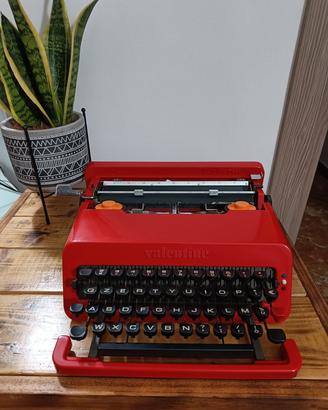 Macchina da scrivere Olivetti Valentine 