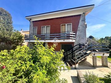 VILLA SINGOLA A BRUINO