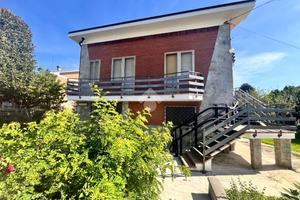 VILLA SINGOLA A BRUINO