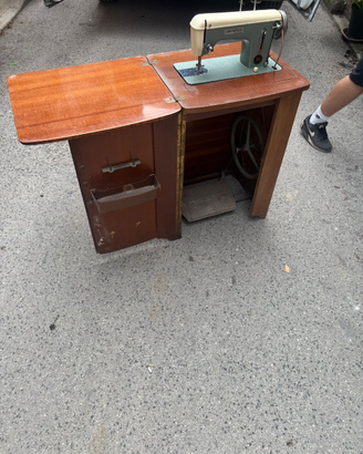 Macchina da cucire vintage