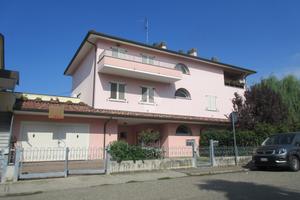 2 LOCALI A LUGO