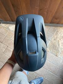 Casco endura mt500