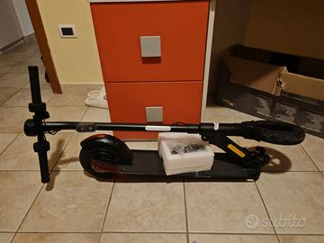 monopattino elettrico Doc Green ESA 800.