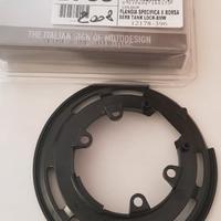 Flangia Givi BF06 per sistema Tanklock su BMW