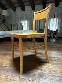 4 sedie in legno chiaro