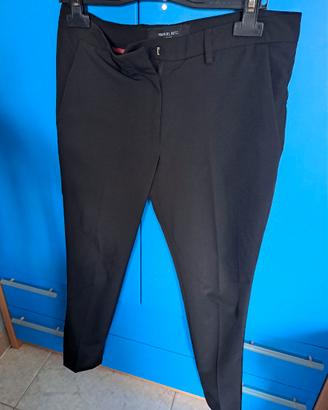 Pantalone firmato Manuel Ritz stretto