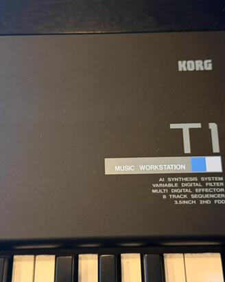 Korg T1 Music Workstation (88 tasti pesati)