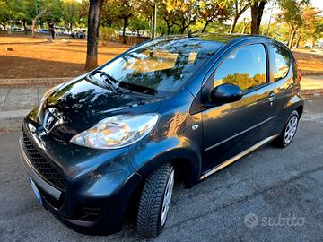 PEUGEOT 107 1.0 SWEET YEARS