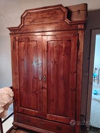 Armadio noce antico