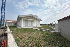 VILLA A SCHIERA A CALVISANO