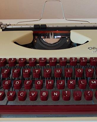 Macchina da scrivere Olympia Splendid 33 crema bor