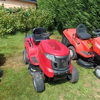 trattorino tagliaerba con cesto