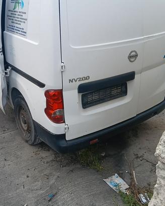 Vendiamo Ricambi per Nissan NV200 1.5 diesel Anno 