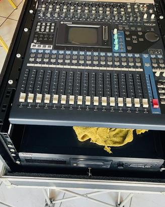 MIXSER YAMAHA 01 V 96