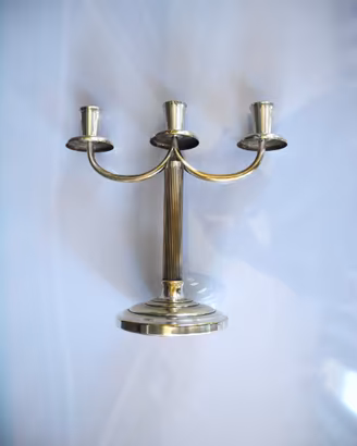 Coppia candelabri a tre fiamme in ottone argentato
