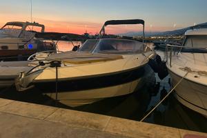 Motoscafo Cranchi Csl27 molto elegante e sportivo