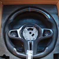 Volante BMW Serie 1 F40 in carbonio e alcantara