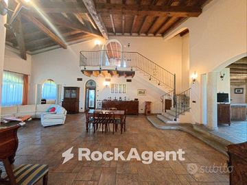 DUCATONA PRESTIGIOSA VILLA UNIFAMILIARE CON PARCO