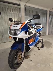 Suzuki GSX-R srad 750 
