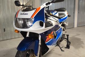Suzuki GSX-R srad 750