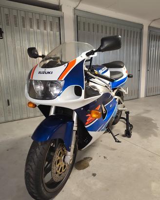 Suzuki GSX-R srad 750