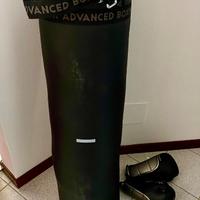 Sacco da boxe, guantoni e fasce