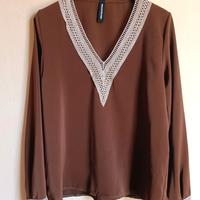 Camicia donna marrone con scollo a v effetto seta