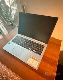 ASUS VIVOBOOK 15 pollici Intel i3