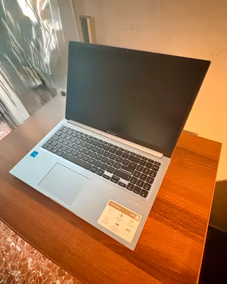 ASUS VIVOBOOK 15 pollici Intel i3