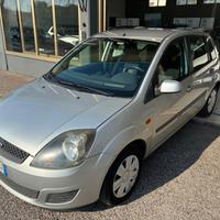 Ford Fiesta 1.4 TDCi Ghia - 5 porte