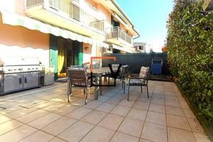 CASA A SCHIERA IN CENTRO A DOSSON