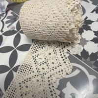 Bordo a uncinetto fatto a mano