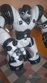 Robosapien robot giocattolo interattivo