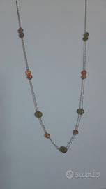 Collana con pietre naturali (agata e peridotto).