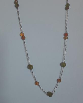 Collana con pietre naturali (agata e peridotto).