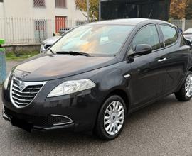 Lancia Ypsilon 1.2 69 CV 5 porte Platinum