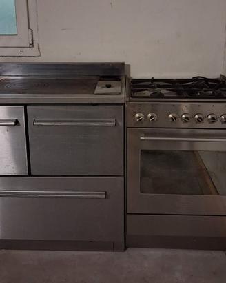 Cucina con stufa a legna