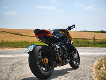 MV Agusta Brutale Dragster RR 