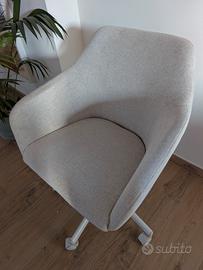 sedia girevole Ikea tossberg malskar beige bianco