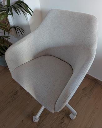 sedia girevole Ikea tossberg malskar beige bianco